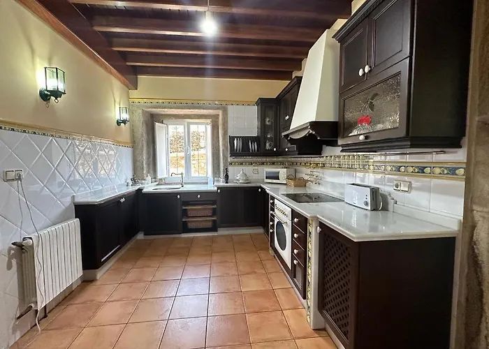 Casa De Romaxe * Muros